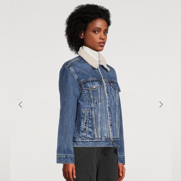 Levi's Ex-Boyfriend Sherpa Trucker Denim Jacket in Addicted To Love, size small - Picture 11 of 11